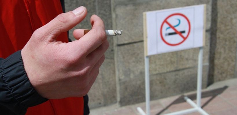 В Якутии планируют бороться с курильщиками. Будет введен запрет на курение на остановках и в парках