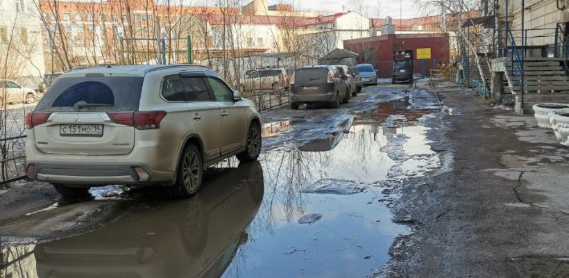 Крик души: Каждую весну начинается жуткая депрессия из-за грязи и мусора в Якутске
