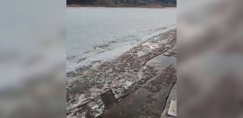 В 700 километрах от Якутии на реке Лена начался ледоход