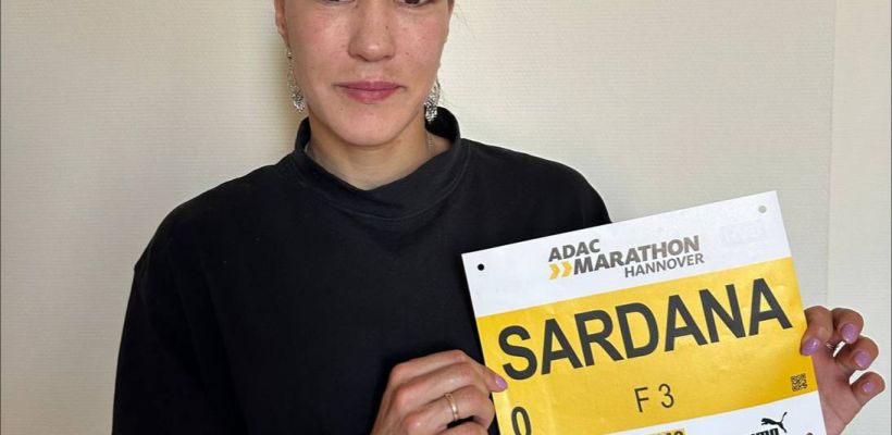 Болеем за Сардану Трофимову на Hannover Marathon