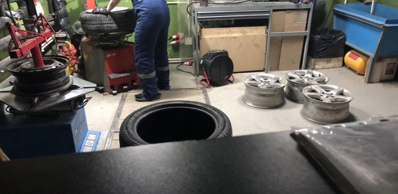 Шиномонтажные мастерские Якутска повысили цены на сезонную «переобувку» автомобиля
