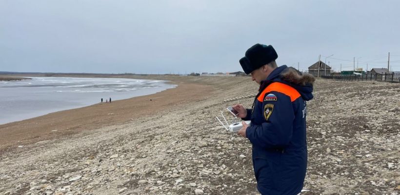 Режим повышенной готовности введен в двух районах Иркутской области из-за ледохода на Лене. В Якутии вскрытие реки ждут к 6 мая