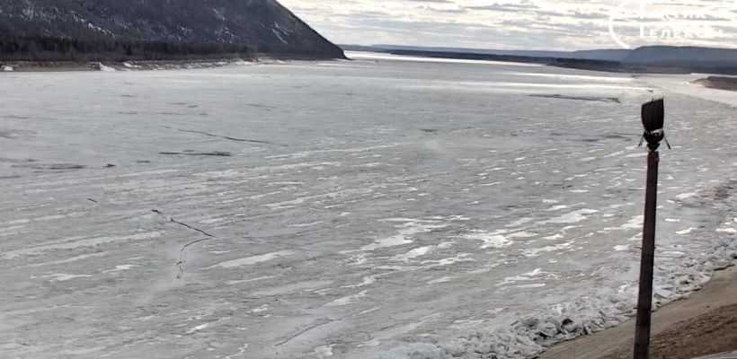 В Ленске начались подвижки льда на реке Лена
