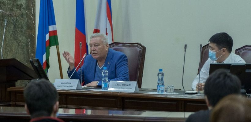 Экс-председатель Общественной палаты Якутска решил договориться с мэрией по иску о самозахваченной земле