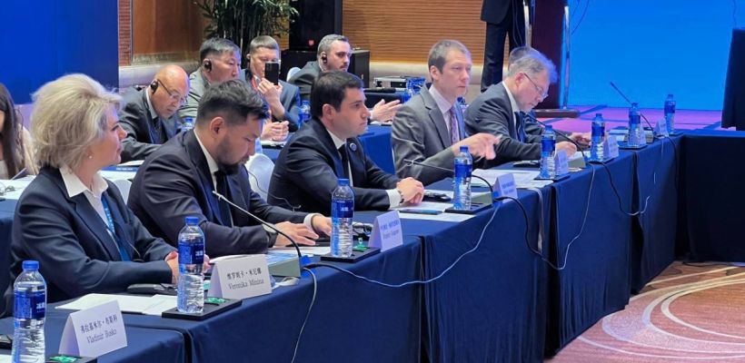 Как горожане отреагировали на поездку мэра Якутска в Китай