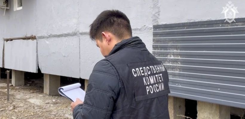 Двухлетний ребенок выпал из окна 4-го этажа в Якутске