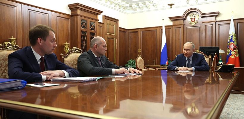 На встрече с Путиным сообщили о вскрытии рек в Якутии, но не озвучили информацию о количестве затопленных сел