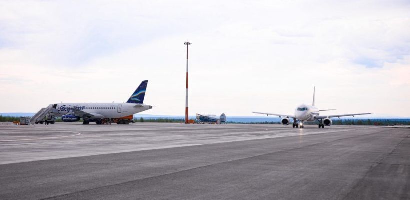 Авиакомпания «Якутия» задержала рейс из Нерюнгри в Москву за месяц до вылета. Пассажиры недовольны, у многих — стыковочные рейсы