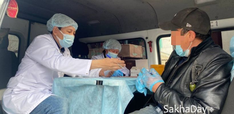 «Хватит пить, хочу лечиться!»: В Якутске бездомные делают первые шаги к светлому будущему