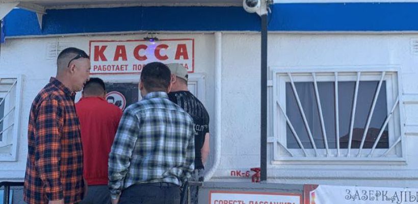 В Якутии билет для пассажиров на пароме вырос до 500 рублей из-за спора перевозчиков с Госкомцен