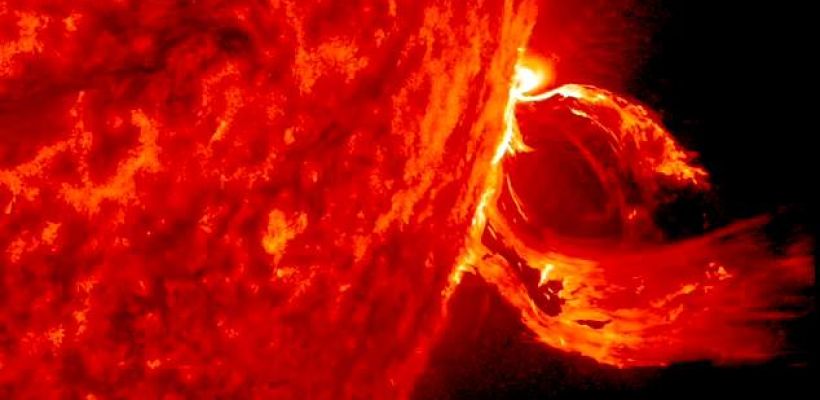 «Солнце ударило по Земле «каннибальским выбросом»