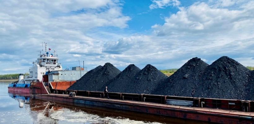 Для нужд ГУП «ЖКХ РС(Я)» по воде доставлена первая партия угля