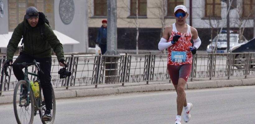Бегун Леонид Зыков о столкновении с девушкой на полумарафоне в Якутске: «Я искал ее, чтобы извиниться»