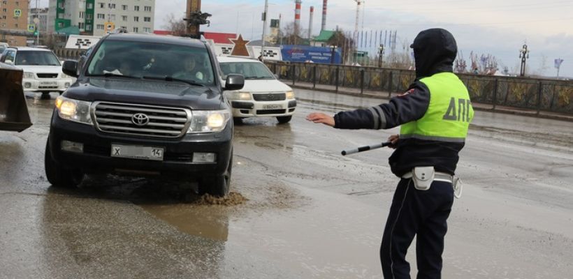 На дорогах и улицах Якутска выявляют должников за коммунальные услуги