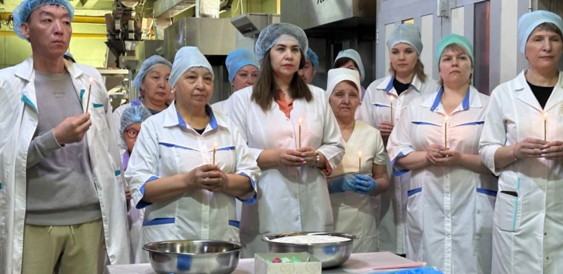 В Якутске пекари Якутского хлебокомбината получили благословление на пасхальную выпечку