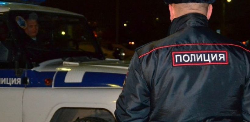 В Нерюнгри женщина выпала из окна 4 этажа. Она заявила, что ее столкнул брат