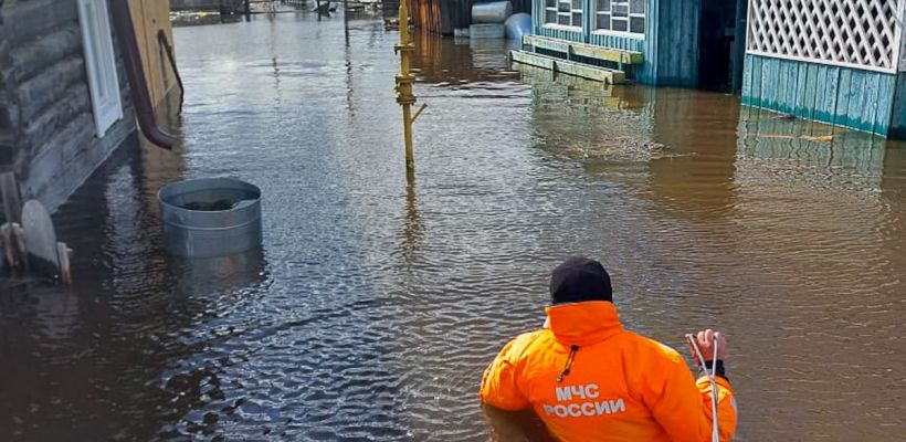 Еще почти 30 жилых участков подтопило в Намском улусе за последние сутки, около 500 домов в воде. В зоне бедствия — 16 сел улуса