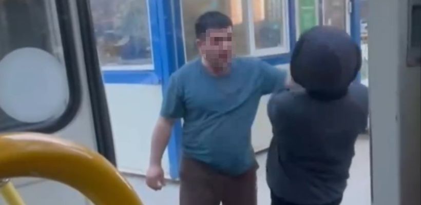 В Якутске водителя автобуса, толкнувшего мальчика, уволили с работы