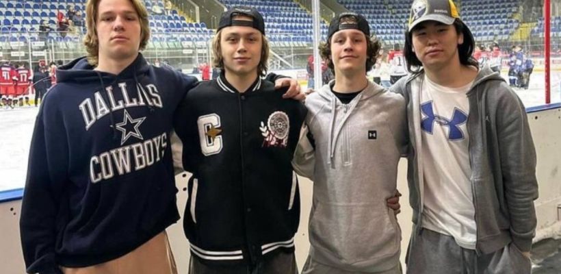 Хоккеист из Якутии подписал контракт с американской академией. Он первый саха в составе команды США