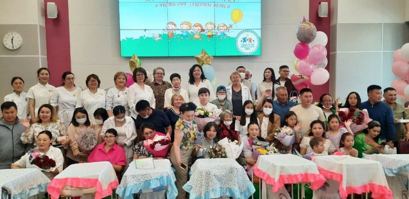 Торжественная выписка детей, родившихся в День защиты детей