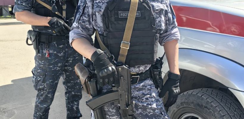 Росгвардейцы задержали жителей Якутска, устроивших потасовку на парковке развлекательного заведения