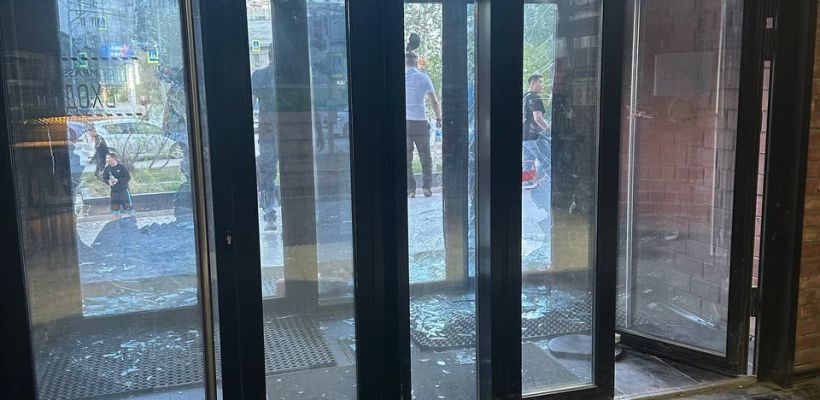 Посетители, устроившие драку в ресторане «Hills» в Якутске, оказали сопротивление полиции