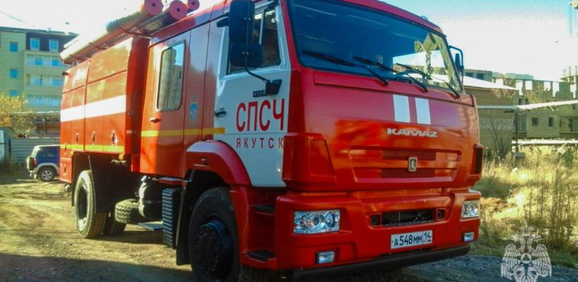 Шесть человек эвакуировали из-за пожара в девятиэтажном доме в Якутске