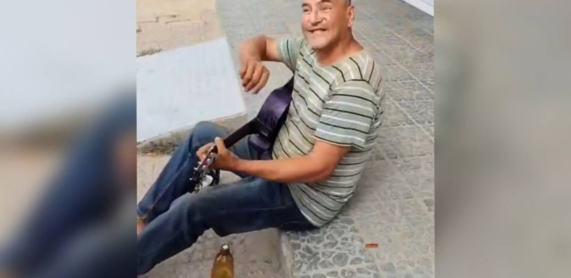 Полиция разыскивает в Якутске подозреваемого мужчину с гитарой. В ориентировке так и сказано: «играет и поет»