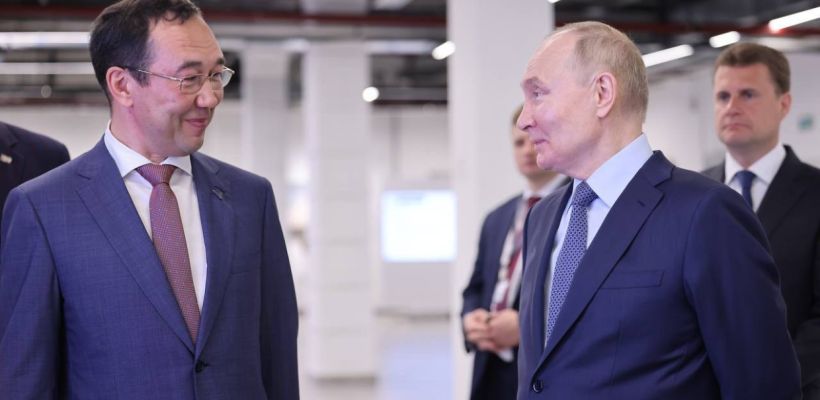 "Поездка Путина в Якутию поднимает рейтинг Айсена Николаева, но, скорее, это визит вежливости"