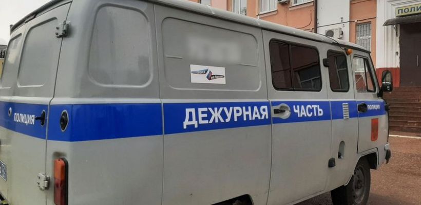 У погибших в Олекминске супругов остались четверо детей. Тела мужчины и женщины обнаружили в затонувшей машине