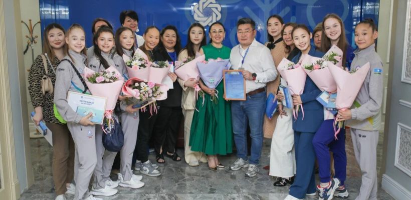 В Алмазэргиэнбанке прошла встреча с чемпионками