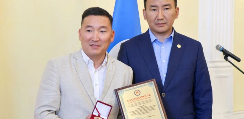 В якнете усомнились в необходимости награждать чиновников за организацию Ысыаха Олонхо
