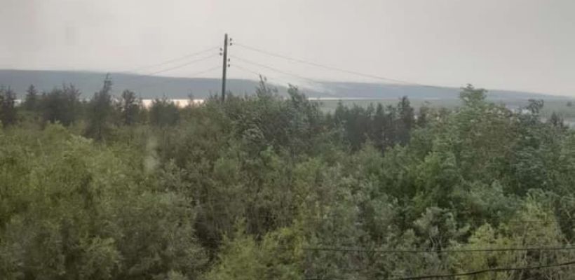 В Абыйском улусе сгорел дачный поселок в 30 км от Белой Горы. Сколько пострадало дач - неизвестно