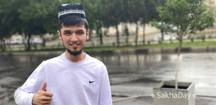 Сахалыы тыыннаах узбек уола Оятилло: «Сахалыы комедияҕа оонньуохпун баҕарабын!»