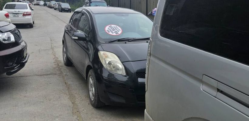 Фотофакт: В Якутске появились "стопхамовские" наклейки