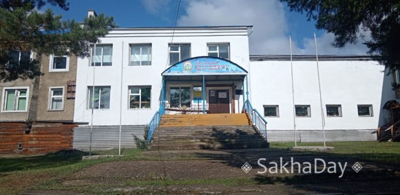Учащимся села Михайловка Амгинского улуса предстоит учиться в аварийной школе без спортзала и мастерской