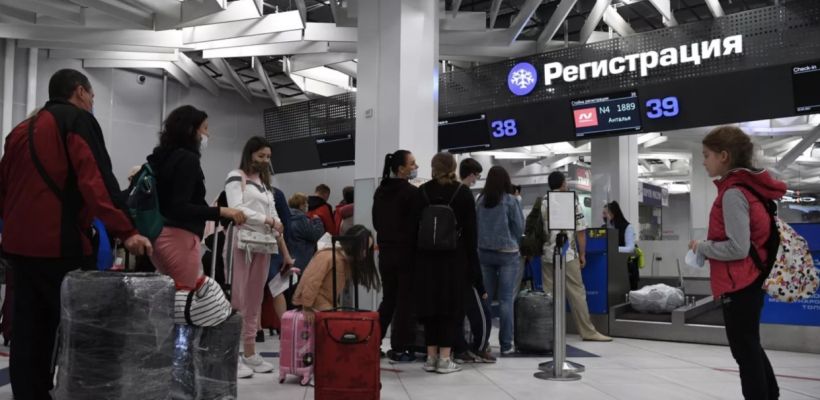 В Новосибирске рейс авиакомпании «Якутия» задержан почти на 12 часов