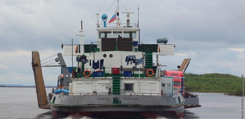 Маршруты паромов «Якутск — Нижний Бестях» пришлось скорректировать из-за низкого уровня воды в Лене