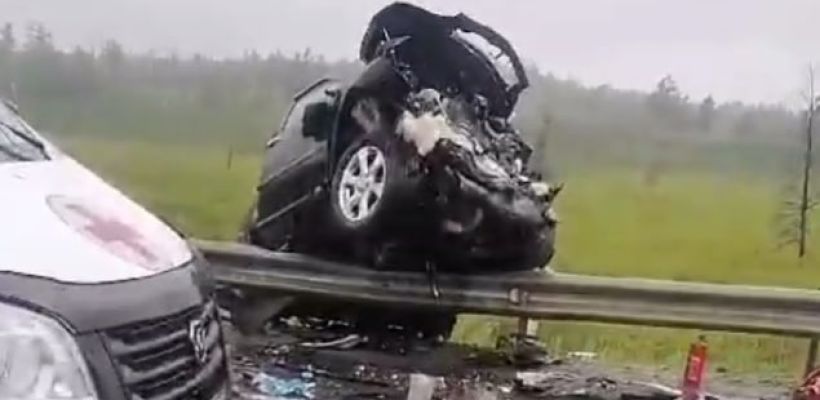 Четыре человека погибли при столкновении двух автомобилей в Амурской области. В одной из машин находилась пара из Алдана