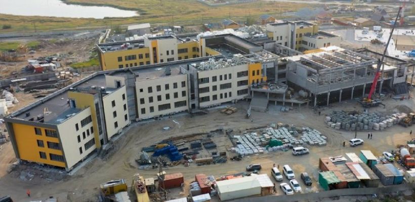 Строительство самой большой школы Якутска завершат к концу года