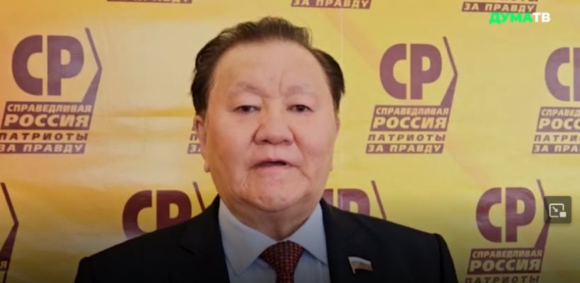 Депутат Тумусов предложил направлять налоги от реализации вредных продуктов на борьбу с ожирением