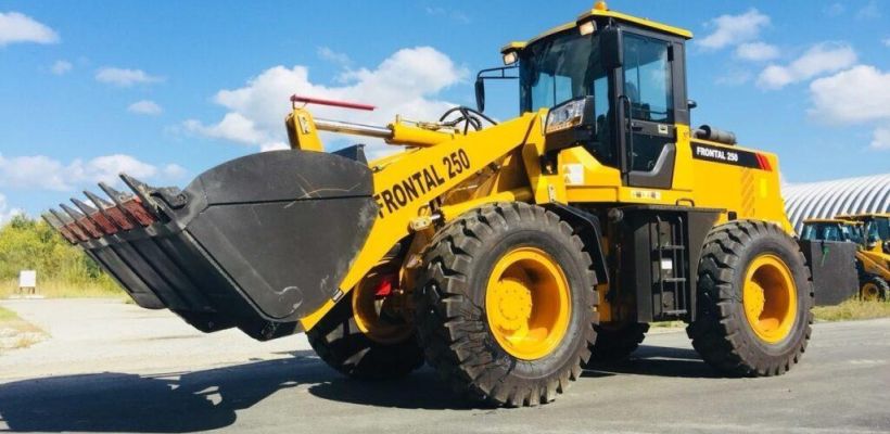 В Якутске девочки залезли в картонную коробку, по которой проехал погрузчик