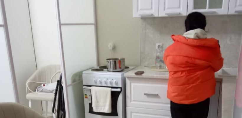 В Якутске женщина с ребенком-инвалидом живет одна в «Звездном» с перебоями водоснабжения и отопления