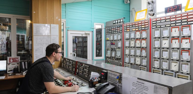 Диспетчеры Якутской ТЭЦ не знают, когда в городе включат отопление