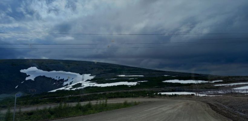 Автобус с пассажирами перевернулся в Якутии
