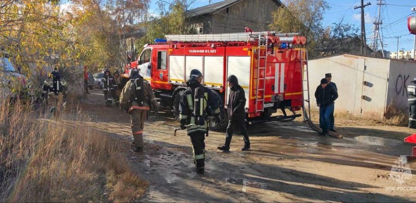 В Якутске при пожаре погибли трое детей. Их мать госпитализирована,  семья считалась благополучной