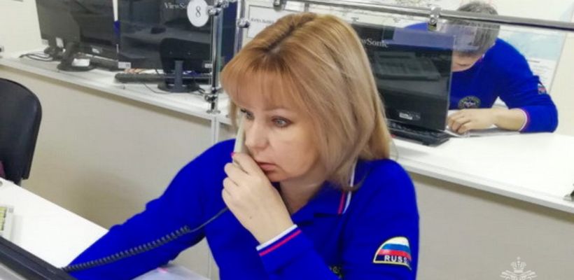 В Алдане загорелся кабинет судебных приставов. Распространению огня помешала вода, разлившаяся из расплавленной пластиковой трубы