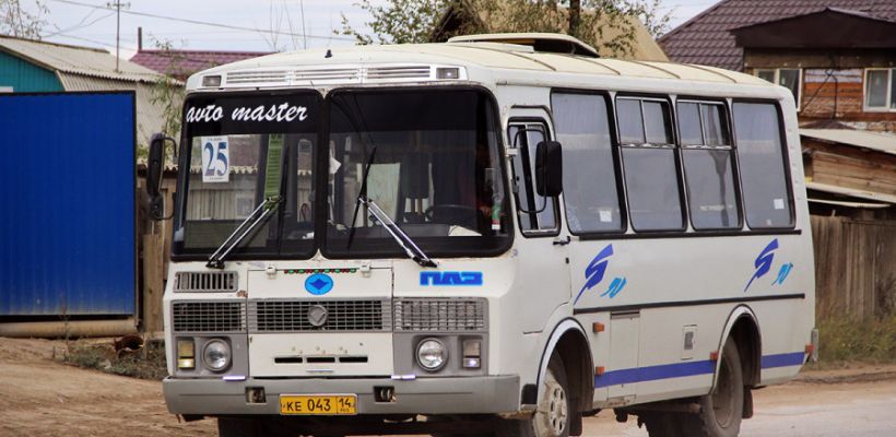 В Якутске пассажиры гонятся за автобусами, которые пропускают остановки