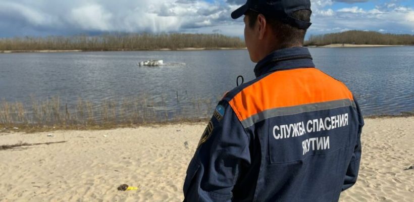 Двух сотрудников дочерней компании «Росатома», утонувших на реке Яна в Усть-Янском улусе, найти не удалось. Спасатели прекратили поиски