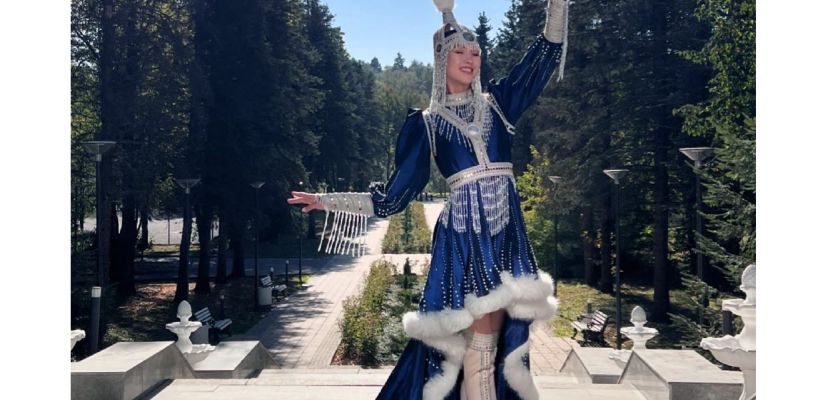 Аина Пудова о своем национальном костюме: «Хаарчаана олицетворяет  природу нашей Якутии»